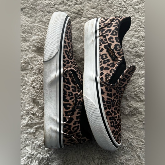 VANS cheetah print EUC - Picture 5 of 5